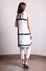 Mond - Natasha Kamal