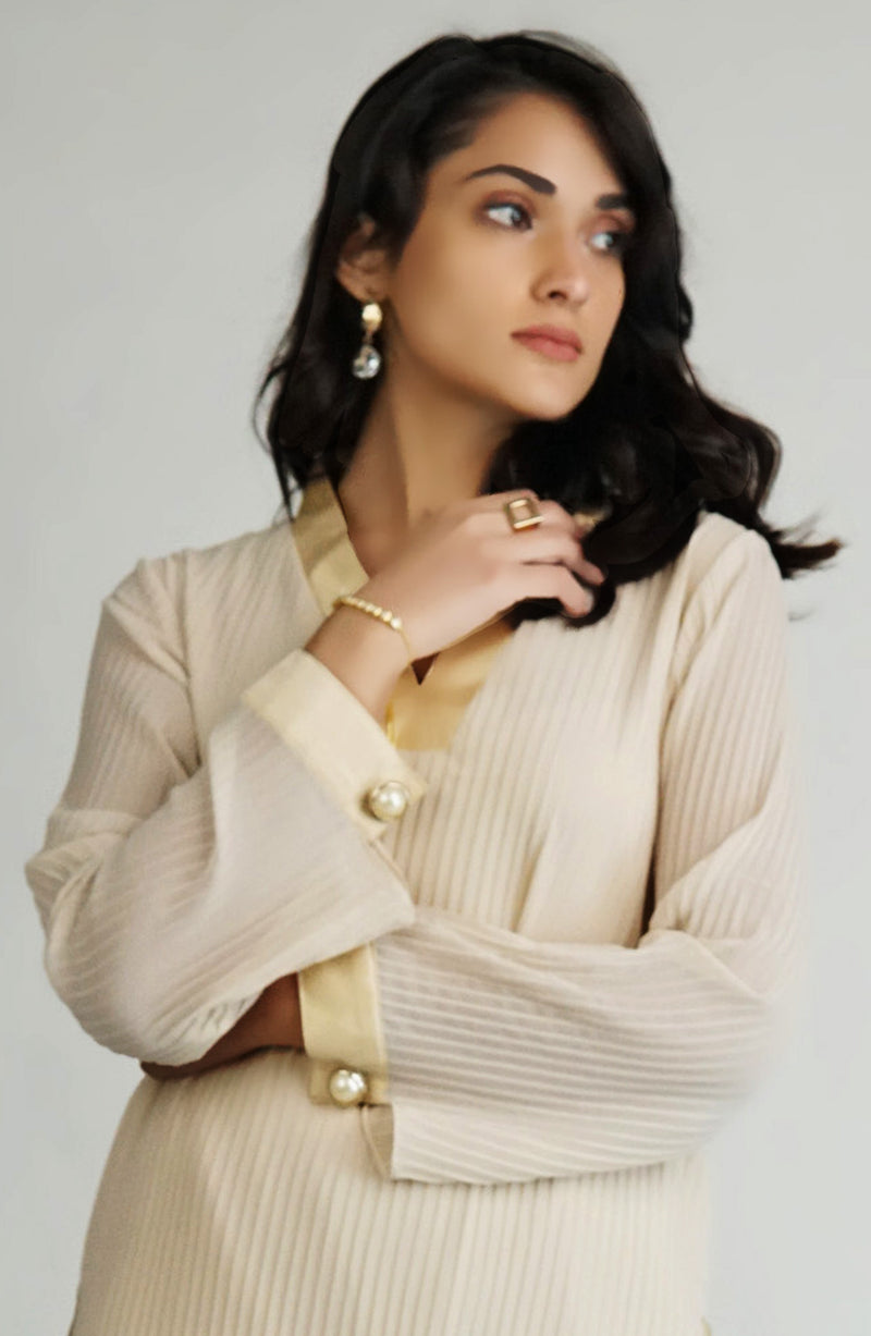 Porcelain beige textured chiffon tunic (one piece)